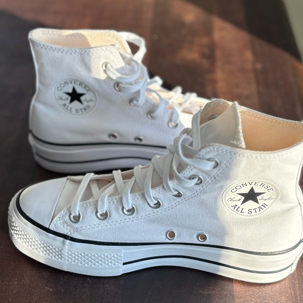 Converse - Chuck Taylor All Star Lift Platform
Canvas - Picture 7 of 17